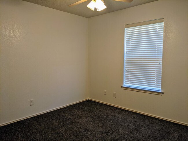 Building Photo - 9008 Topperwind Ct