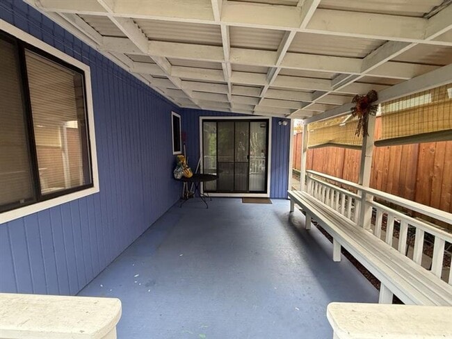 Building Photo - 1943 SE 73rd Ave