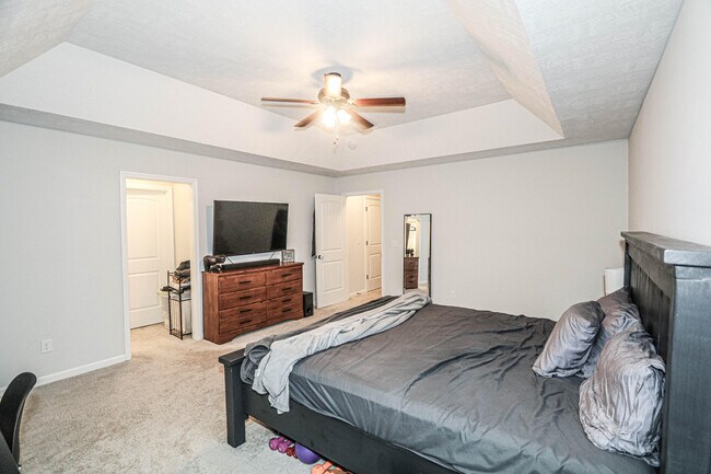 Building Photo - 550 Jensen Ln