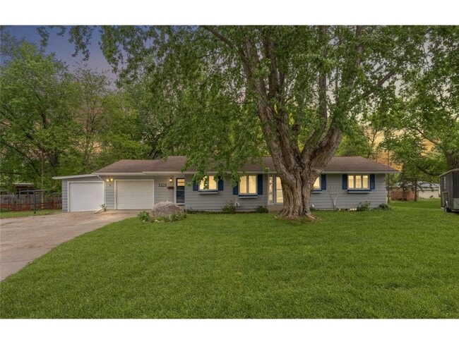 Building Photo - 1424 Vista Ln SW