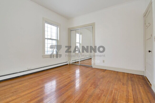 Building Photo - 19 Arnold St