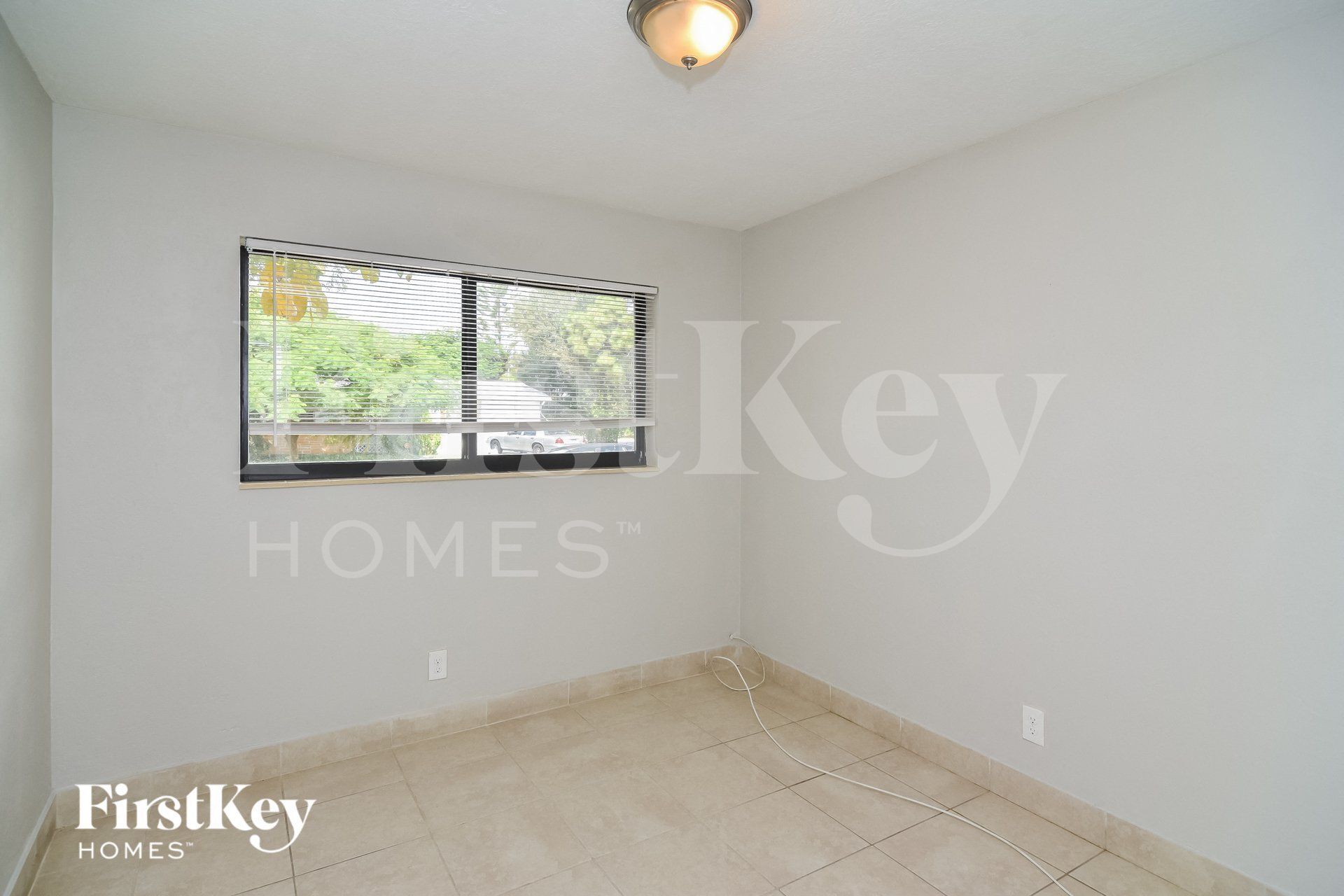 Building Photo - 4260 SW 18th St