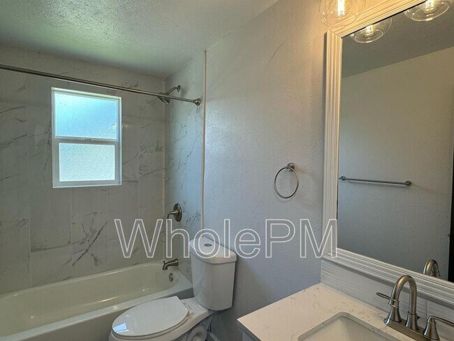 Building Photo - 7017 W 62nd Pl