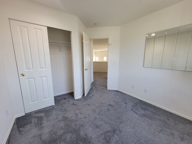 Building Photo - Charming Sammamish Home | 3 Bed + 2.5 Bath