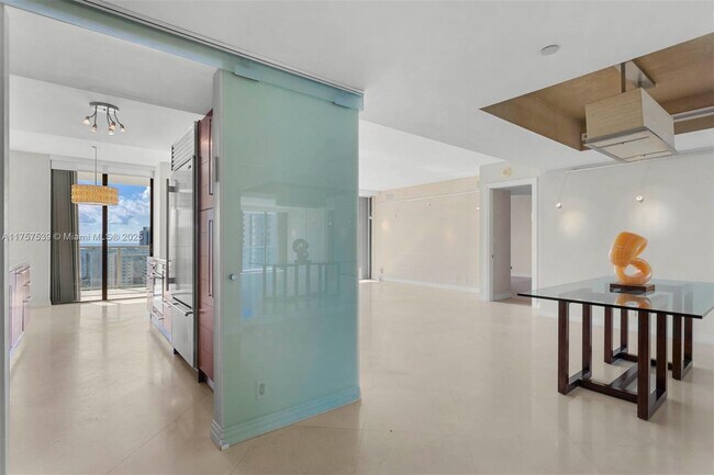 Building Photo - 19500 Turnberry Way