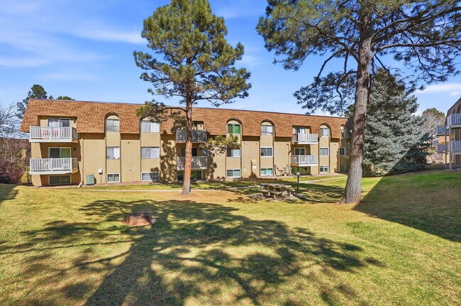 Building Photo - $1,195.95 - 1 Bed, 1 Bath Condo in Denver with Outdoor Patio Space