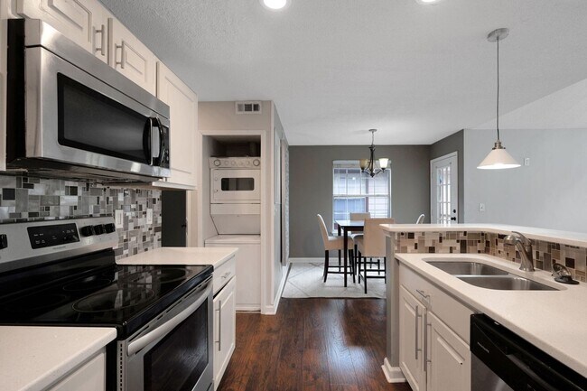 Building Photo - Charming 2BR Condo in Alpharetta