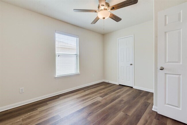 Building Photo - 26918 Graybill Ct