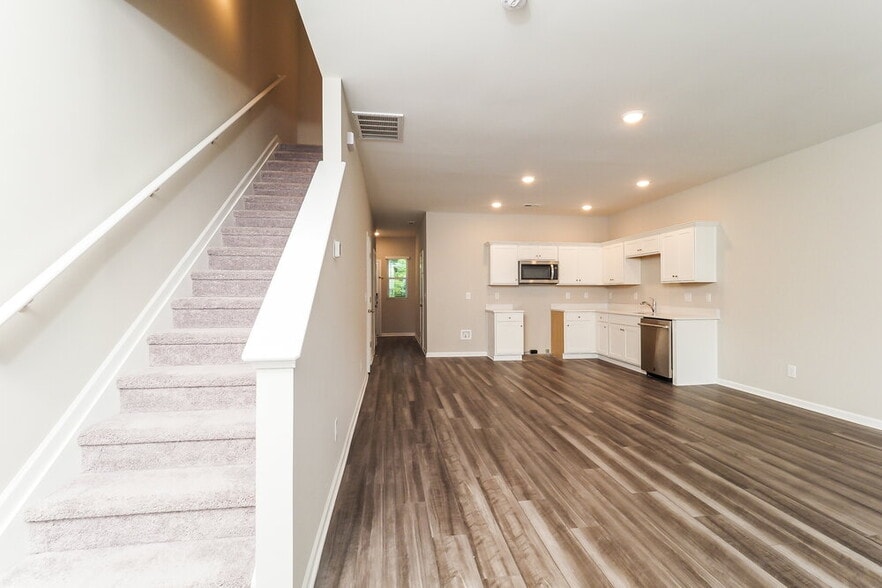 Building Photo - 332 Stone Arbor Wy