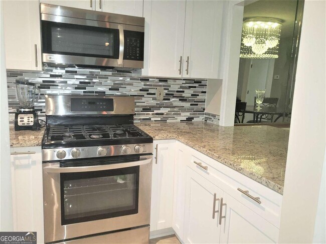 Building Photo - 602 Wynnes Ridge Cir SE