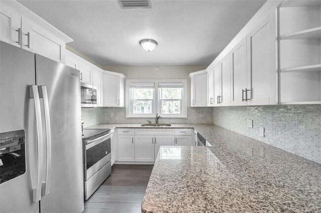 Building Photo - 4000 10th Ave N