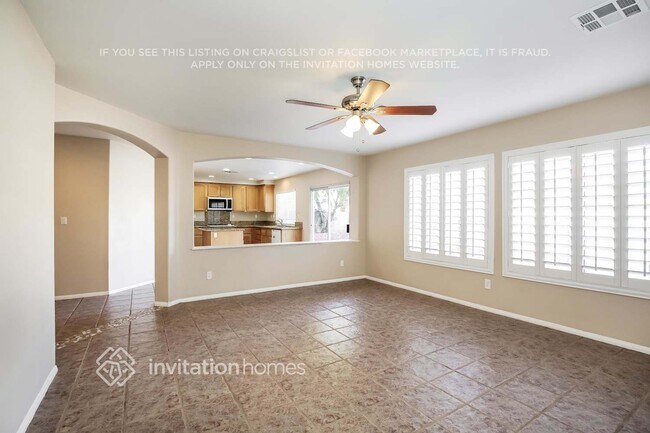 Building Photo - 8760 Wallaby Ln