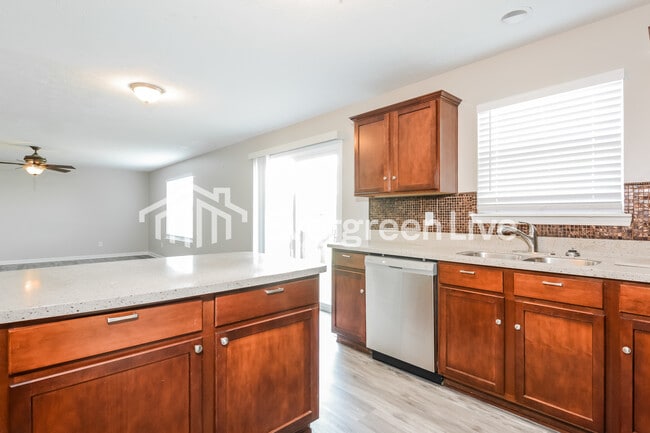 Building Photo - 1120 Sedgehill Ln