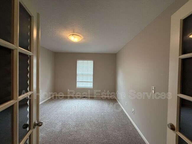 Building Photo - 4023 S Warmwater Ave