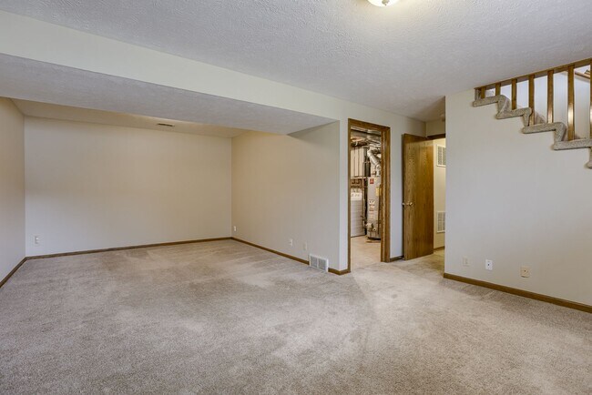 Building Photo - Millard 3 Bedroom!!