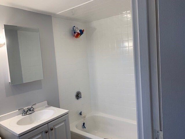 Building Photo - 35 Broadsound Ave