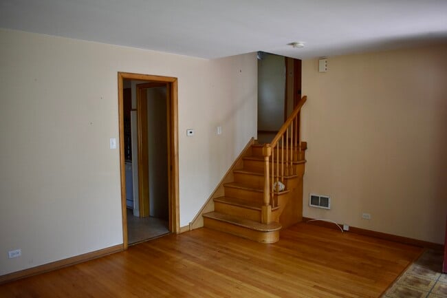 Building Photo - 33 N Spring Ave