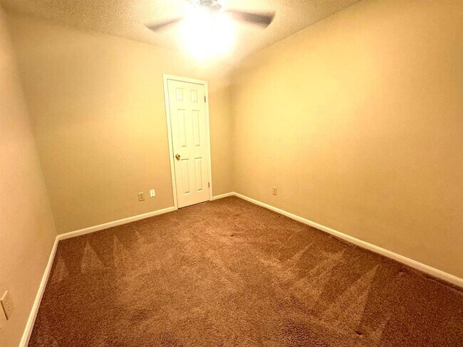 Building Photo - 117 Quail Cove