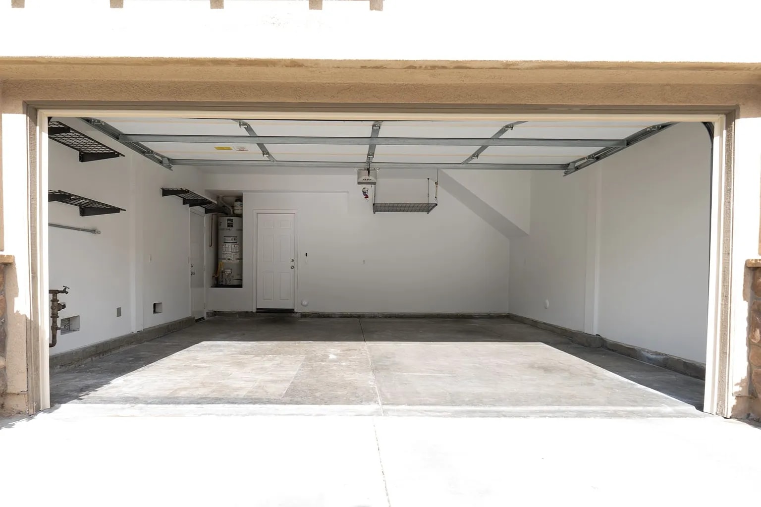 Building Photo - 25357 Avanti Ct