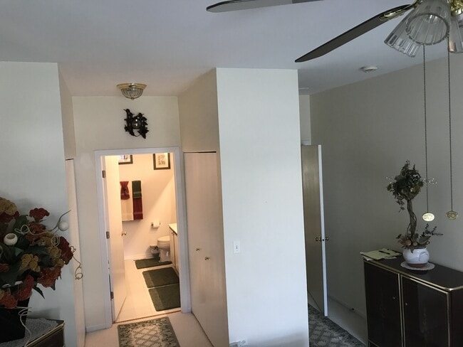 Building Photo - Exceptionally Clean 2-Bedroom Ranch with Double Car Garage