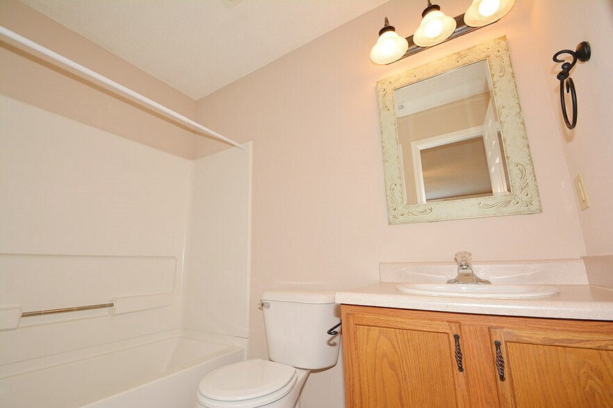 Building Photo - 14390 Black Farm Dr