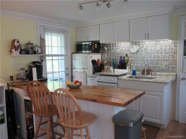 Building Photo - 1485 NY-17A