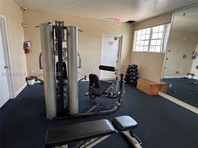 Building Photo - 9711 Fontainebleau Blvd