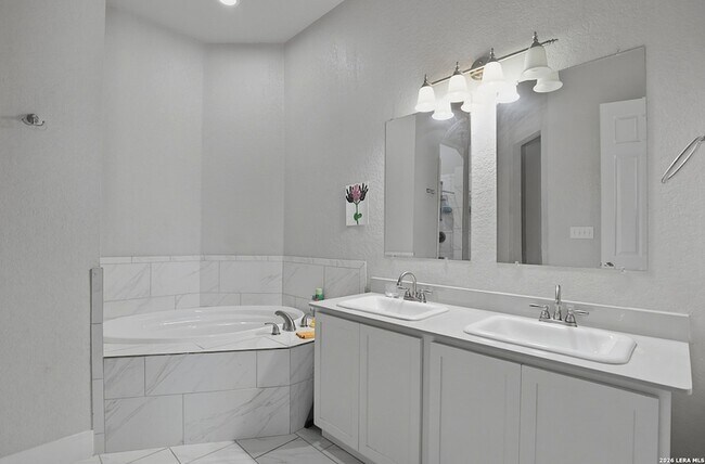 Building Photo - 164 Ave Ventana