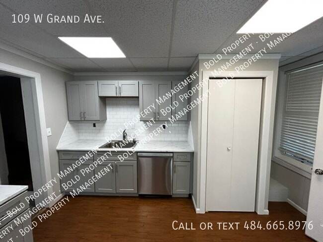 Building Photo - 109 W Grand Ave