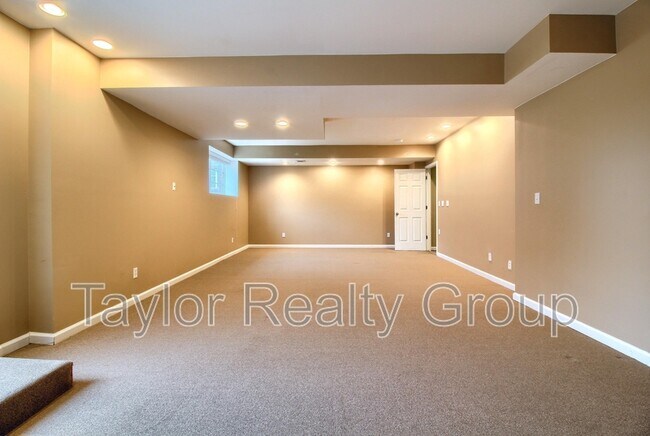 Building Photo - 4130 E 119th Pl