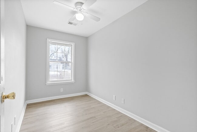 Building Photo - 1042 Shadow Ridge Ave