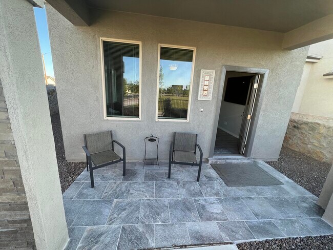 Building Photo - 4555 Marisabel Azcarate St