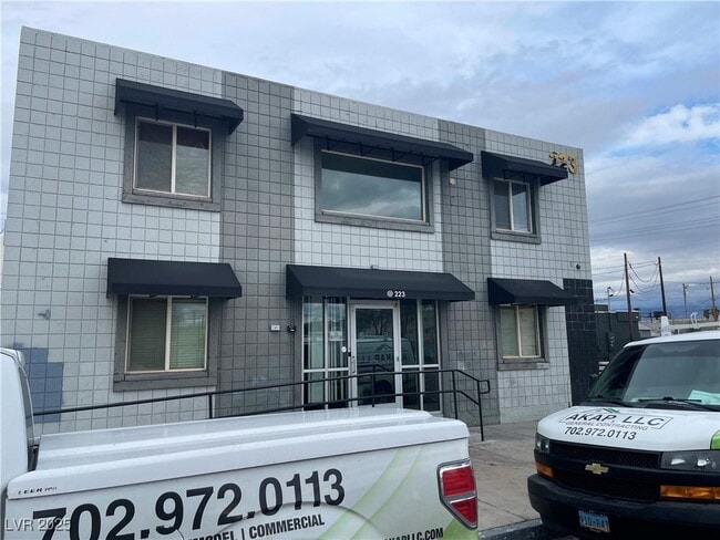 Primary Photo - 223 N 9th St