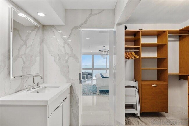 Building Photo - 1830 Avenida Del Mundo