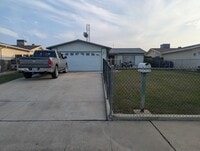 Building Photo - Move-In Ready 3-Bedroom Home with Solar, Backup Batteries, Covered Patio & Large Yard