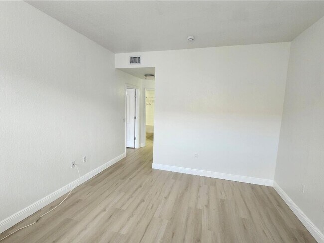 Building Photo - 11016 Legacy Dr