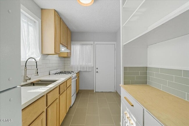 Building Photo - 1488 W Sunset Blvd