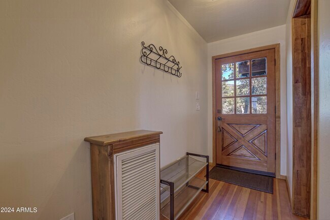 Building Photo - 6823 Fara Dr