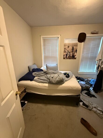 Building Photo - 190 L St