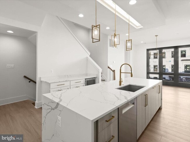 Building Photo - 14920 Dispatch St