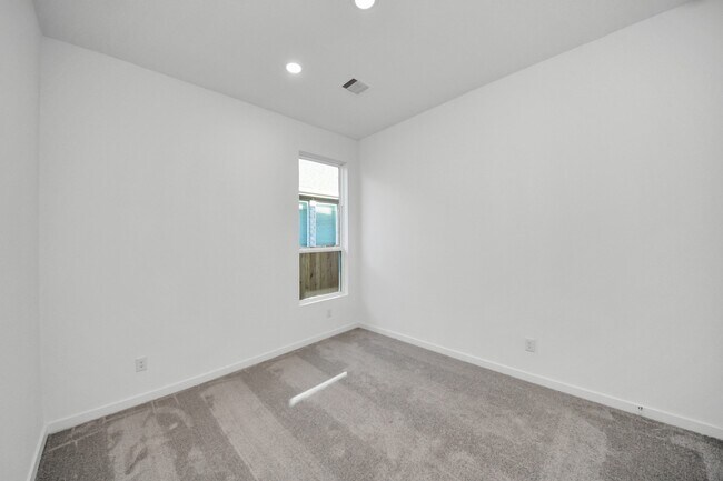 Building Photo - 32031 Victoria Meadow Dr