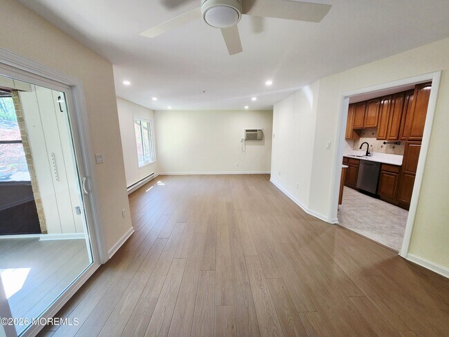 Building Photo - 26 Meadow Green Cir