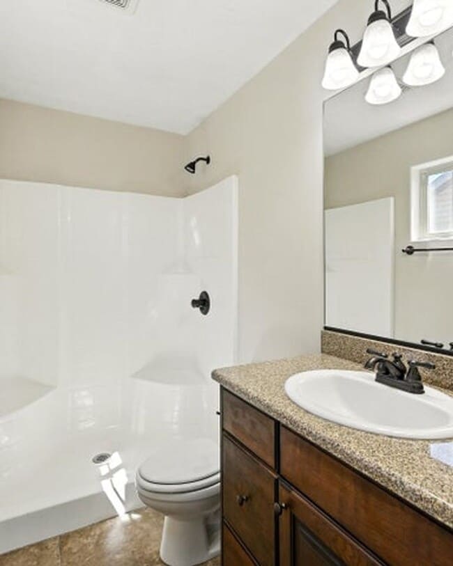 Building Photo - 3 bedroom- 2.5 bath Townhouse