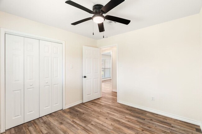 Building Photo - 11903 Edgar St