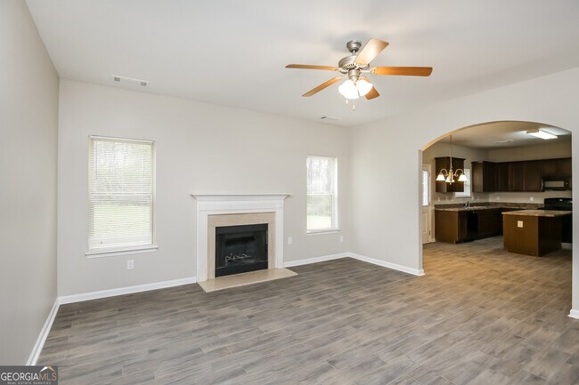 Building Photo - 842 Whitfield Oak Way NE