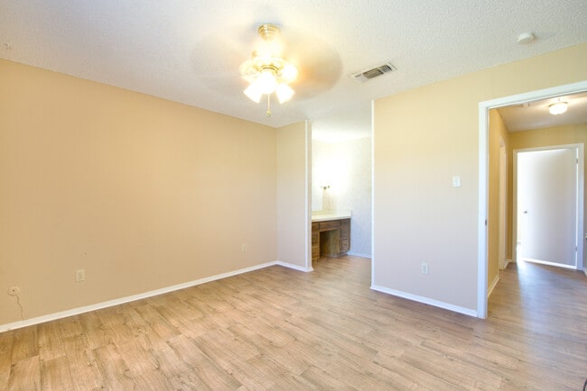 Building Photo - 804 N 62nd St