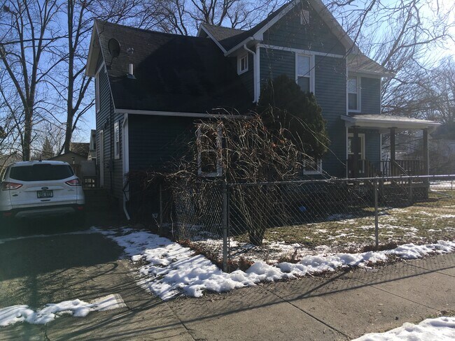 Building Photo - 231 Jones St