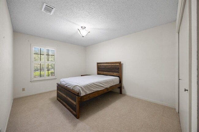 Building Photo - 11205 D-K Ranch Rd
