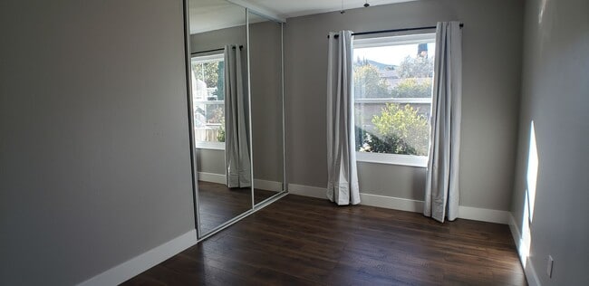 Building Photo - Freshly remodeled 3 bedroom, 1 bath home