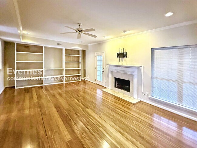 Building Photo - 607 Parkside Cir